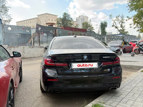 2021 BMW 5 серии 520i VII (G30/G31/G38) Рестайлинг, чёрный, 4200000 рублей, вид 4