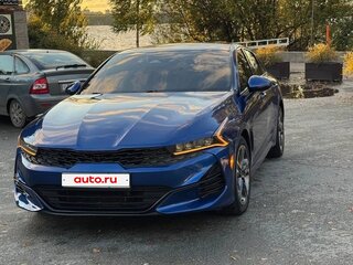 2020 Kia K5 III, синий, 2280000 рублей, вид 4