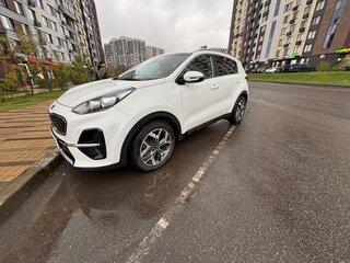 2020 Kia Sportage IV Рестайлинг, белый, 2750000 рублей, вид 2
