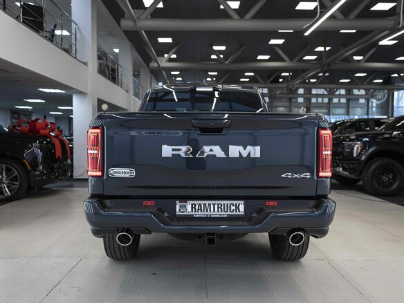 2026 Ram 1500 Crew Cab V Рестайлинг, синий, 9590000 рублей - вид 1