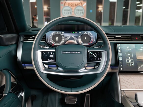 2025 Land Rover Range Rover P615 MHEV Long V, чёрный - вид 13
