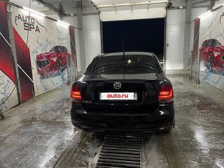 2016 Volkswagen Polo V Рестайлинг, чёрный, 1000000 рублей, вид 4