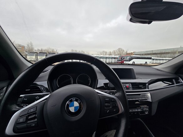 2019 BMW X1 20i xDrive II (F48), белый, 2649000 рублей - вид 6