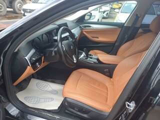 2019 BMW 5 серии 520i VII (G30/G31/G38), чёрный, 3565000 рублей, вид 5
