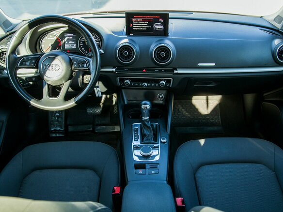 2019 Audi A3 III (8V) Рестайлинг, красный, 2050000 рублей - вид 13