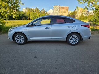 2017 Hyundai Solaris II, серебристый, 1100000 рублей, вид 4
