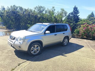 2011 Nissan X-Trail II Рестайлинг, серебристый, 600000 рублей, вид 1