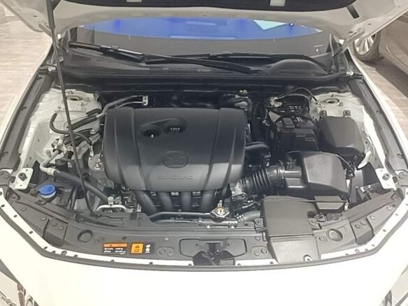 2019 Mazda 3 Axela III (BM) Рестайлинг, белый, 1850000 рублей - вид 17