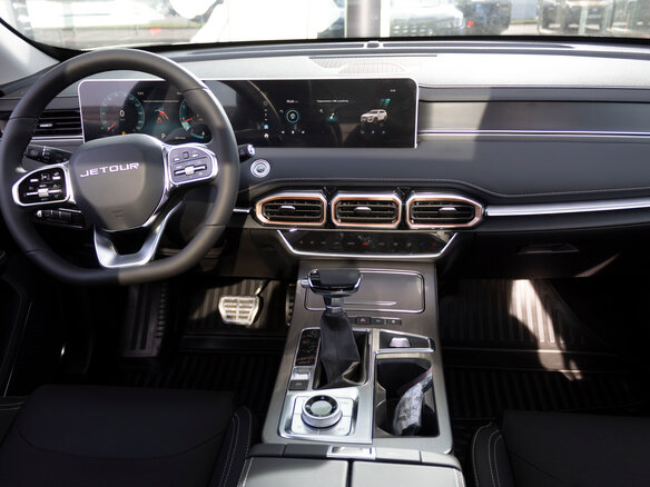 2026 Jetour X70+ I Рестайлинг, чёрный, 3099000 рублей - вид 9