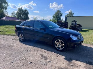 2006 Mercedes-Benz C-Класс 200 II (W203) Рестайлинг, чёрный, 590000 рублей, вид 3