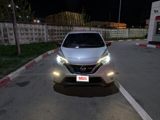 2018 Nissan Note Nismo e-Power II Рестайлинг, серебристый, 1300000 рублей, вид 2