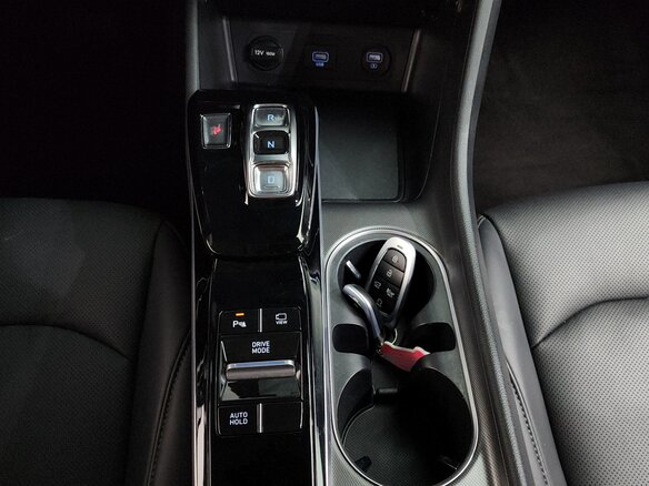 2022 Hyundai Sonata VIII (DN8), серебристый, 1660000 рублей - вид 6