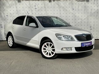 2013 Skoda Octavia II (A5) Рестайлинг, белый, 895000 рублей, вид 3