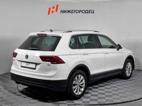 2017 Volkswagen Tiguan II, белый, 2049000 рублей, вид 5