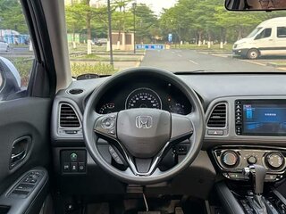 2022 Honda Vezel I Рестайлинг, белый, 1466700 рублей, вид 5
