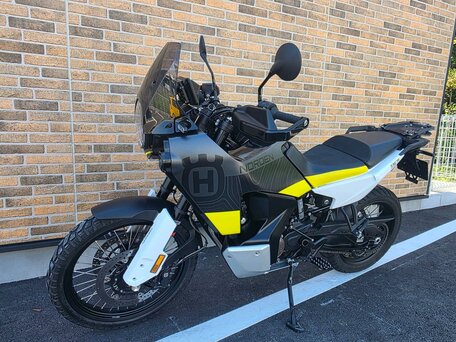 2022 Husqvarna Norden 901, чёрный, 1199000 рублей, вид 3
