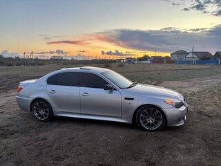 2003 BMW 5 серии 520i V (E60/E61), серебристый, 800000 рублей, вид 3