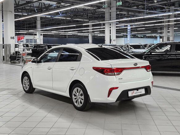 2017 Kia Rio IV, белый, 819000 рублей - вид 3