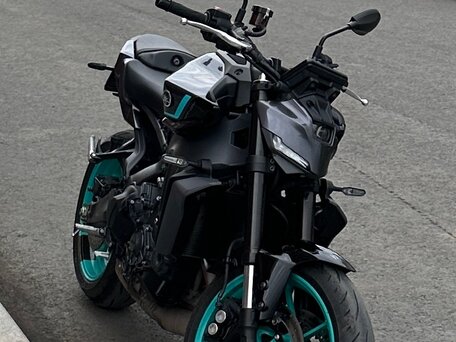 2024 Yamaha MT-09 (FZ-09), серый, 1320000 рублей, вид 1