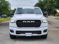 2025 Ram 1500 Quad Cab eTorque V Рестайлинг, белый, 5525000 рублей - вид 1