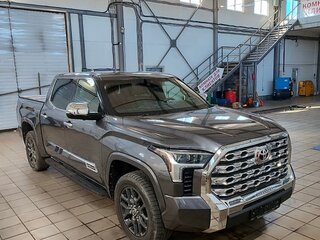 2022 Toyota Tundra CrewMax III, серый, 10200000 рублей, вид 2