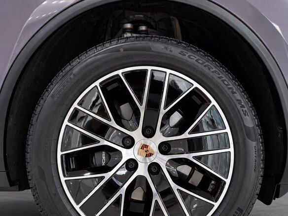 2025 Porsche Macan 4 II, пурпурный, 15000000 рублей - вид 13