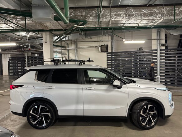 2022 Mitsubishi Outlander IV, белый, 3800000 рублей - вид 3