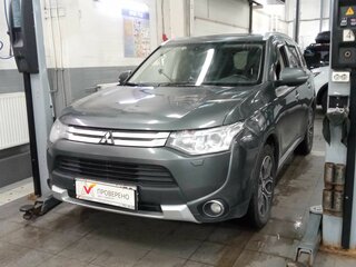 2014 Mitsubishi Outlander III Рестайлинг, серый, 1520000 рублей, вид 1