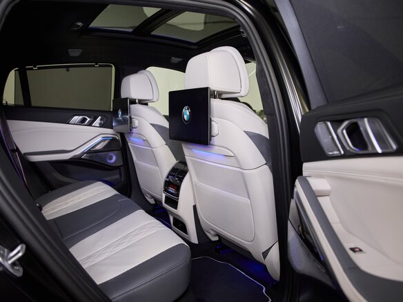 2026 BMW X6 40d III (G06) Рестайлинг, чёрный, 18275000 рублей - вид 29
