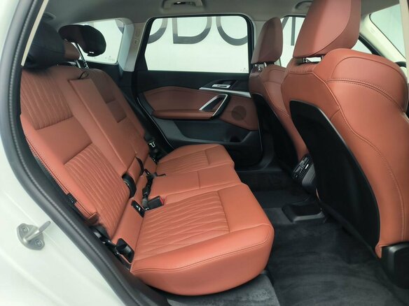 2025 BMW X1 Long 25Li sDrive III (U11/U12), белый, 5360000 рублей - вид 10