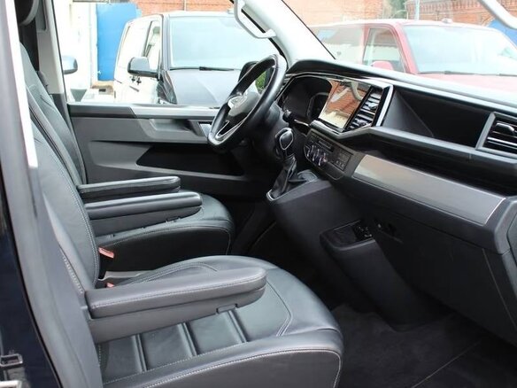 2022 Volkswagen Multivan T6 Рестайлинг, чёрный, 4679088 рублей - вид 8