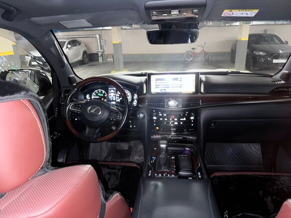 2017 Lexus LX 570 III Рестайлинг 2, белый, 9750000 рублей - вид 10