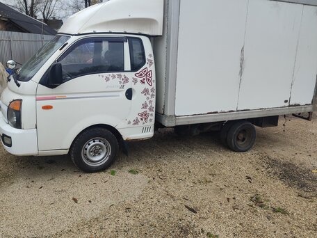 2013 Hyundai Porter II, белый, 700000 рублей, вид 2