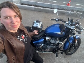 2024 Royal Enfield Super Meteor, синий, 645000 рублей, вид 2