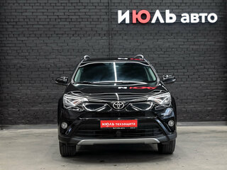 2017 Toyota RAV4 IV (XA40) Рестайлинг, чёрный, 2400000 рублей, вид 2