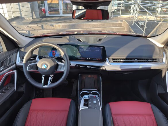 2025 BMW X1 Long 25Li xDrive III (U11/U12), красный, 5550000 рублей - вид 7
