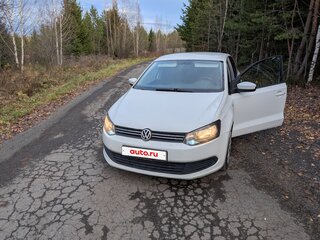 2012 Volkswagen Polo V, белый, 675000 рублей, вид 2