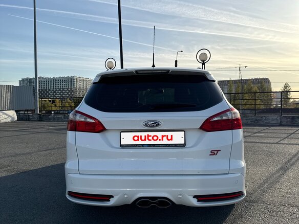2012 Ford Focus ST III, белый, 1500000 рублей - вид 4