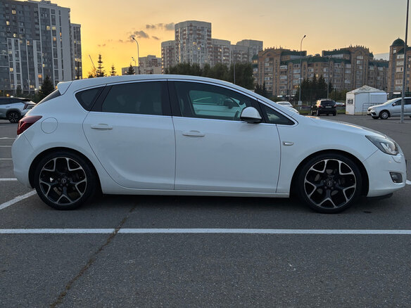 2012 Opel Astra J, белый, 945000 рублей - вид 12