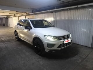 2016 Volkswagen Touareg II Рестайлинг, белый, 2700000 рублей, вид 1