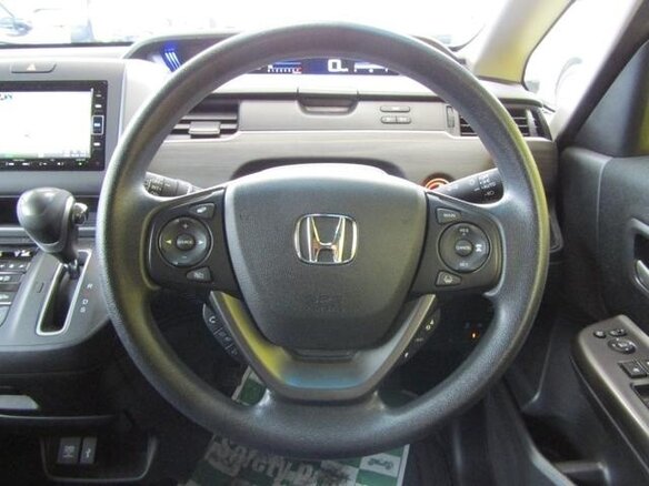 2023 Honda Freed II Рестайлинг, белый, 1460999 рублей - вид 15