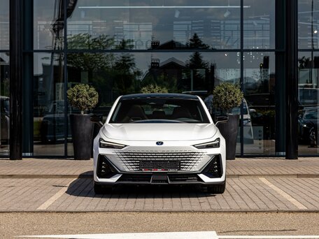 2024 Changan UNI-V I, белый, 2155000 рублей, вид 2