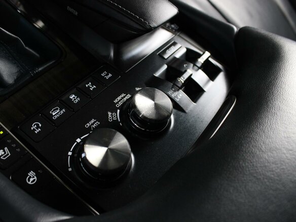 2018 Lexus LX 570 III Рестайлинг 2, серый, 7330000 рублей - вид 20