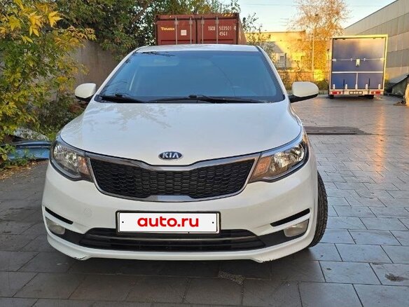 2015 Kia Rio III Рестайлинг, белый, 1100000 рублей - вид 1
