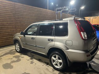 2003 Nissan X-Trail I Рестайлинг, белый, 650000 рублей, вид 1