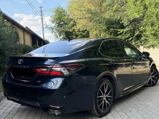 2021 Toyota Camry US Market VIII (XV70) Рестайлинг, синий, 2500000 рублей, вид 4