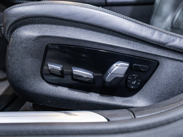 2021 BMW 7 серии 730d xDrive VI (G11/G12) Рестайлинг, белый, 5879700 рублей - вид 26