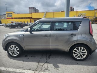 2017 Kia Soul II Рестайлинг, серебристый, 1650000 рублей, вид 4