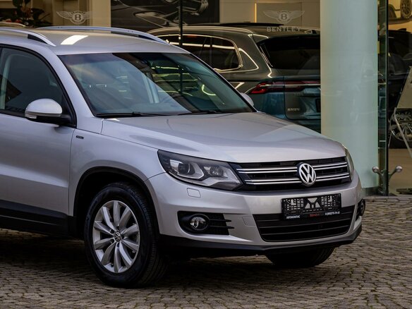 2016 Volkswagen Tiguan I Рестайлинг, серебристый, 1595000 рублей - вид 7