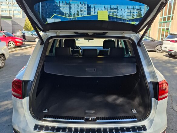 2015 Volkswagen Touareg II Рестайлинг, белый - вид 6